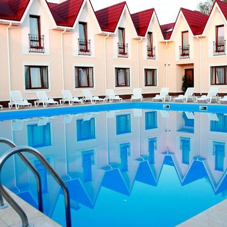 Hotel Knyazhyi Dvir Knyazhichi  Esterno foto