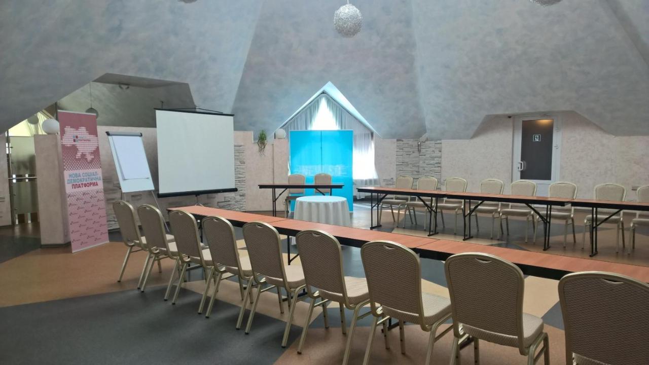 Hotel Knyazhyi Dvir Knyazhichi  Esterno foto