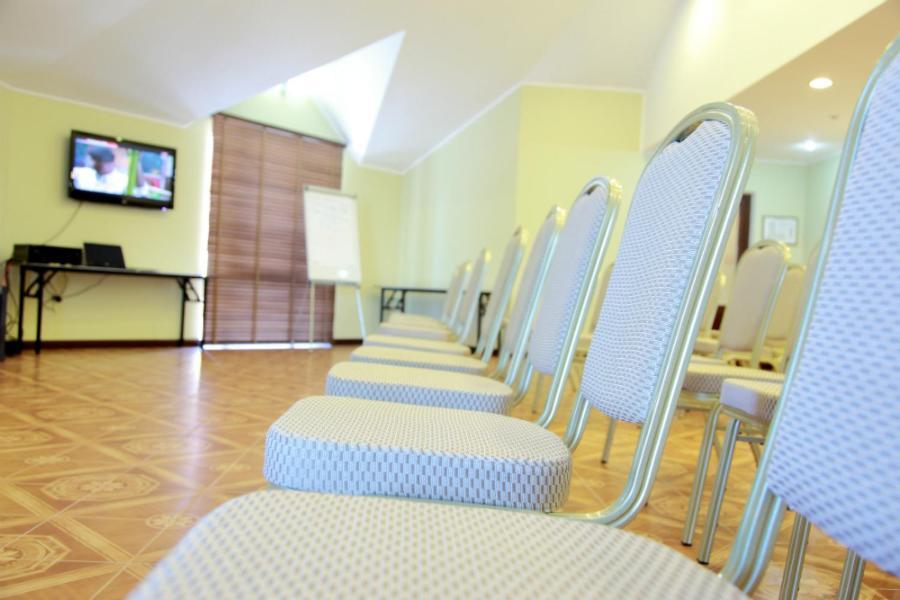 Hotel Knyazhyi Dvir Knyazhichi  Esterno foto