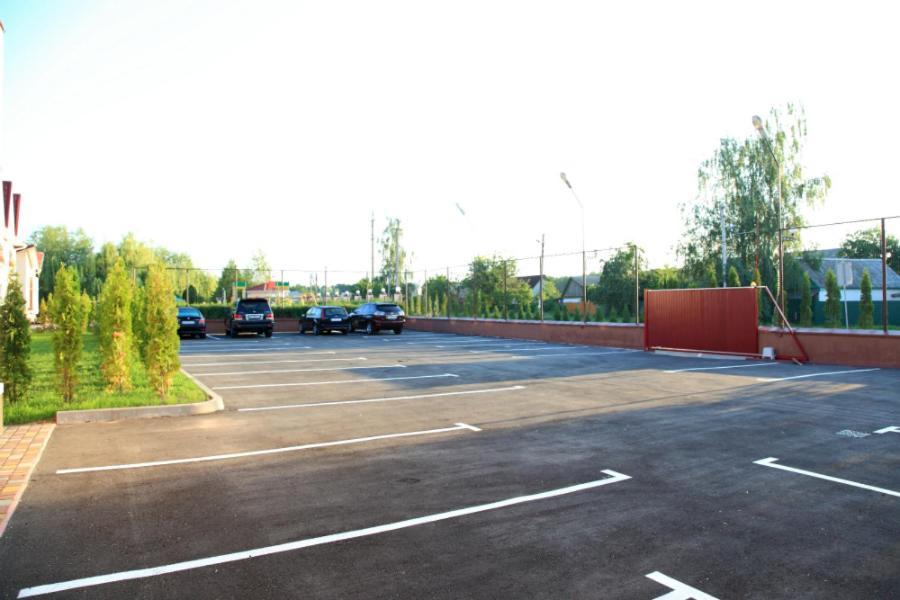Hotel Knyazhyi Dvir Knyazhichi  Esterno foto