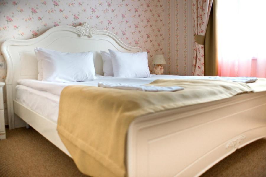 Hotel Knyazhyi Dvir Knyazhichi  Esterno foto
